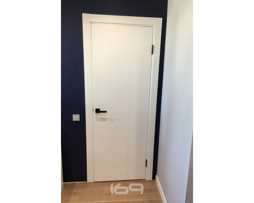 Дверь межкомнатная крашенная «Браво-0» Whitey (Эмаль) глухая