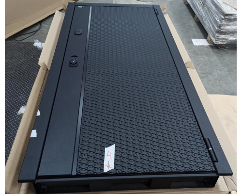 Дверь входная металлическая «Матрикс-3» Total Black/Off-white