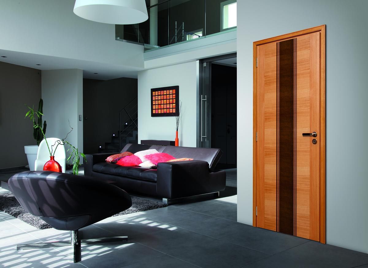 Необычное сочетание цветов межкомнатной двери и остального интерьера Необычное сочетание цветов межкомнатной двери и остального интерьера