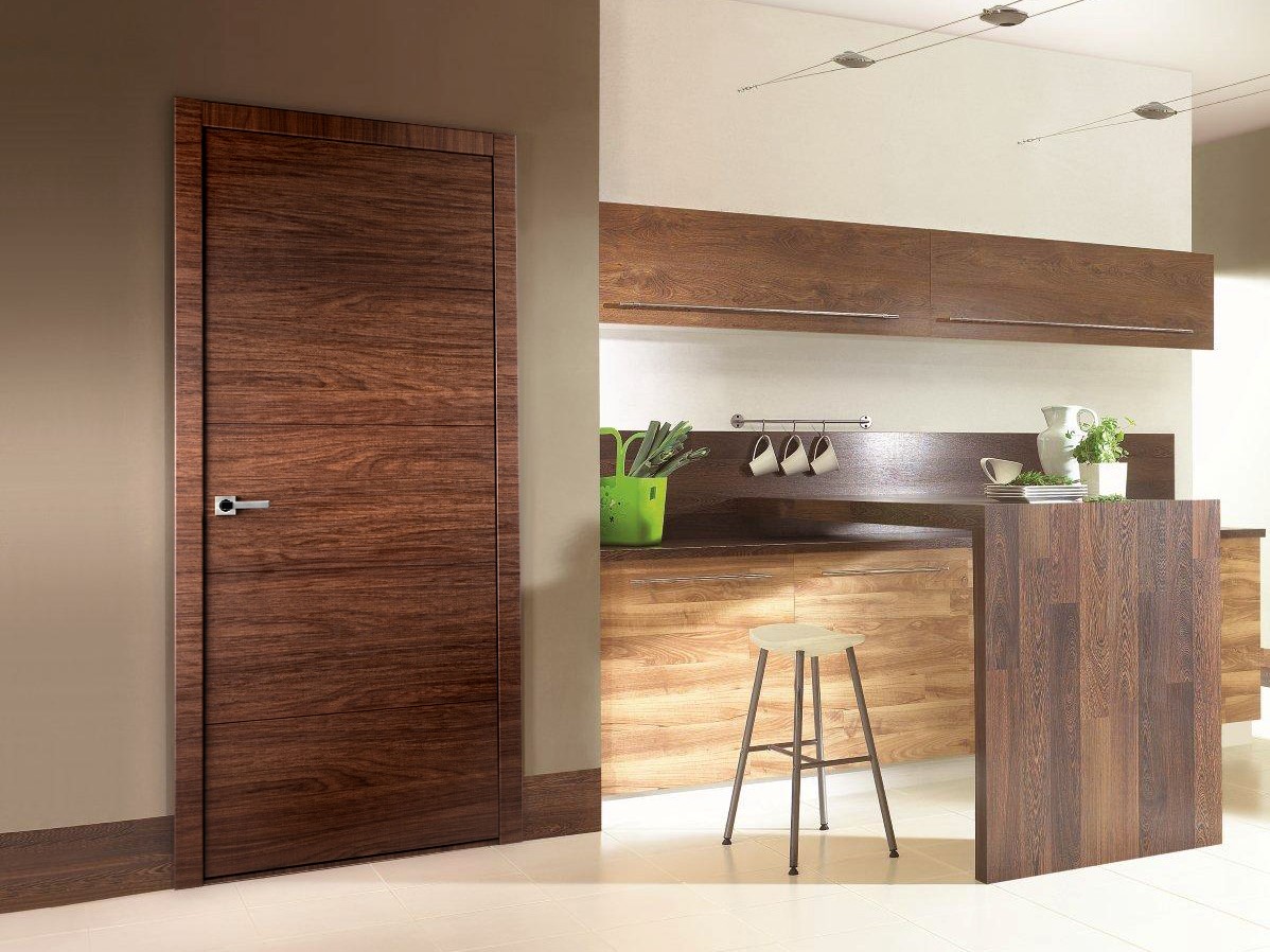 Гармония шпонированной двери с кухонной мебелью Гармония шпонированной двери с кухонной мебелью