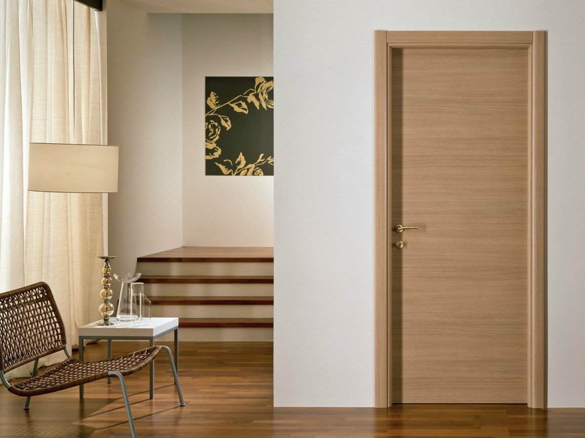 Межкомнатная дверь из шпона с оттенком светлого дуба Межкомнатная дверь из шпона с оттенком светлого дуба