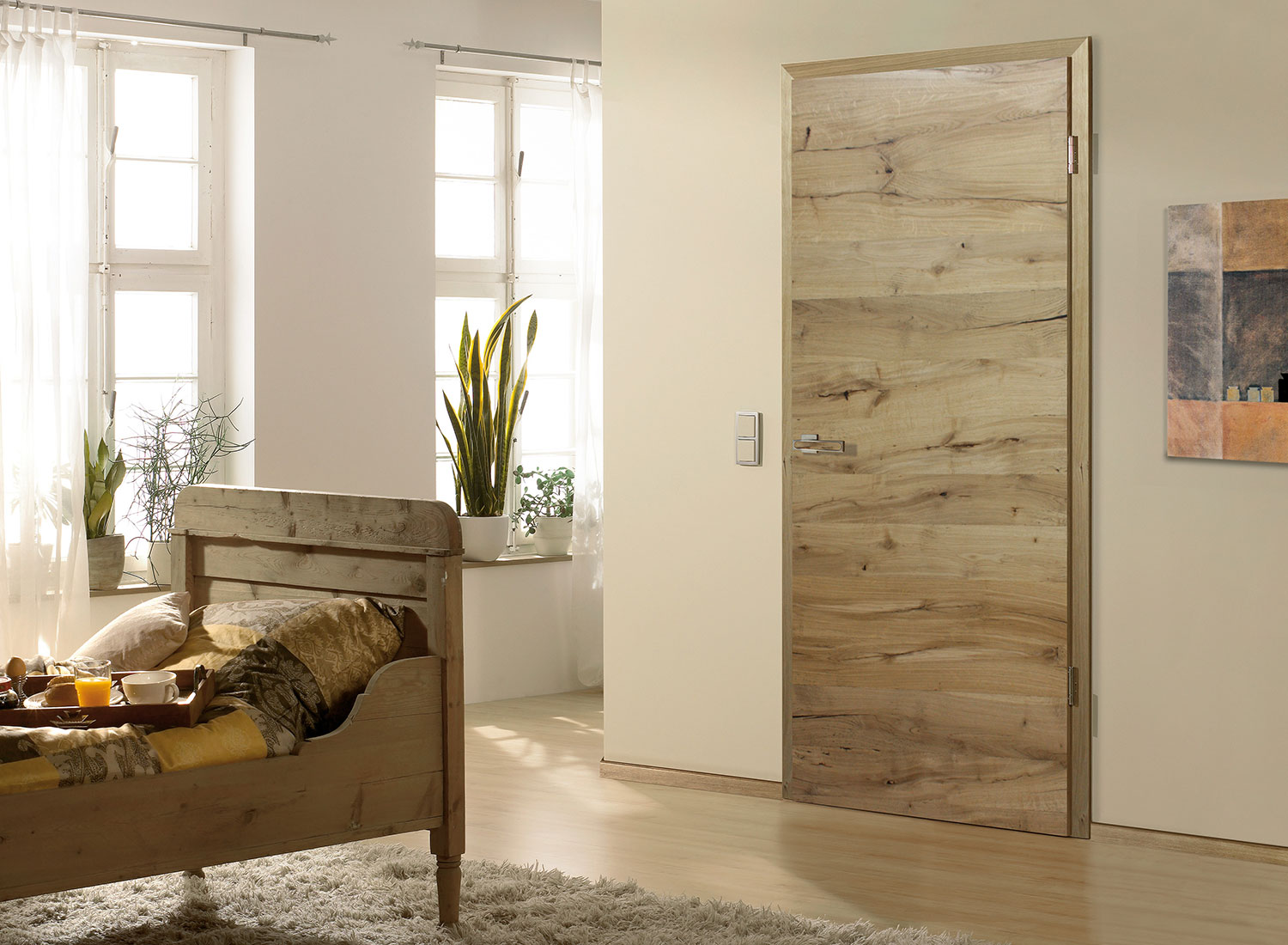 Шпонированная межкомнатная дверь оттенка бука в интерьере Шпонированная межкомнатная дверь оттенка бука в интерьере