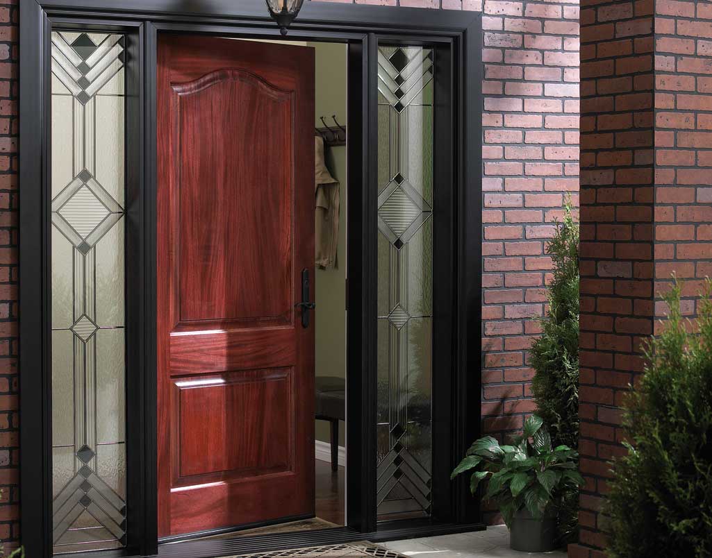 Выбор красивой и качественной двери в квартиру