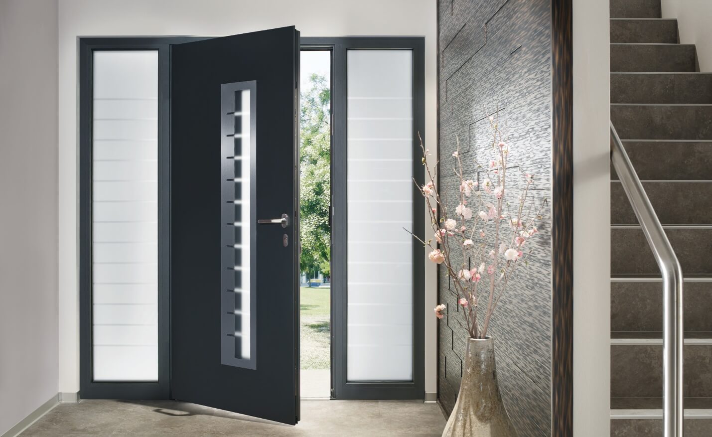 Входные двери для квартиры и дома